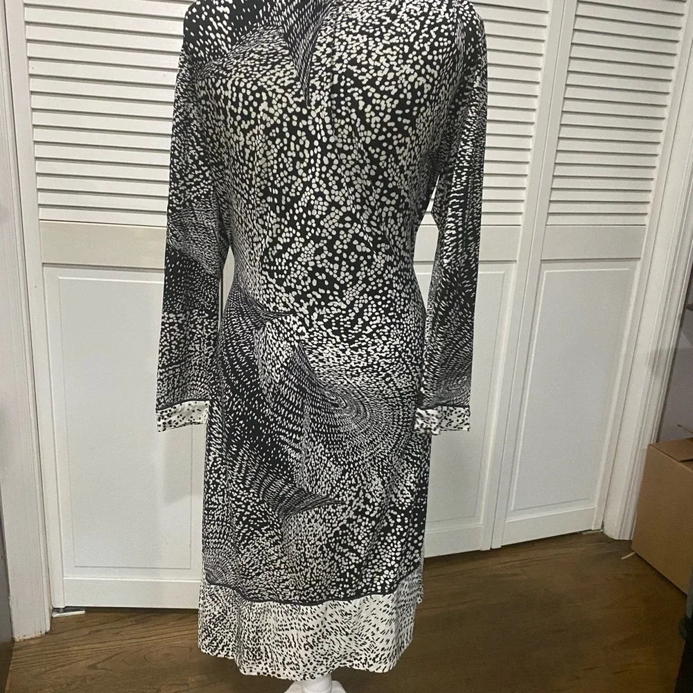 BCBGMaxAzria Patterned black and white Long Sleeve Wrap Dress - Picture 2 of 4